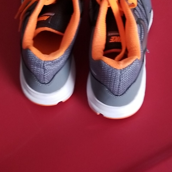 Nike orange and grey sneakers - Picture 3 of 7